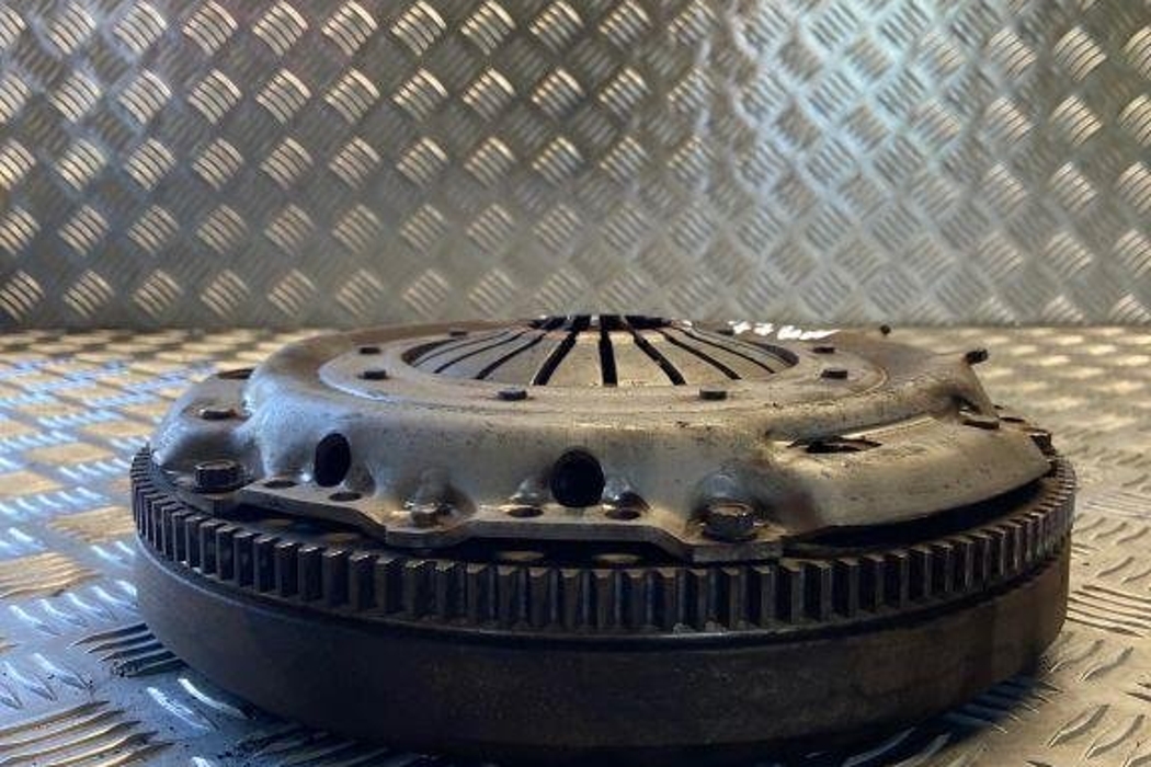 VOLKSWAGEN Passat B7 (2010-2015) Clutch Kit 32323913