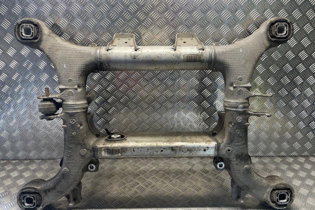 BMW 5 Series F10/F11 (2009-2017) Траверс задний 6776492 32324769