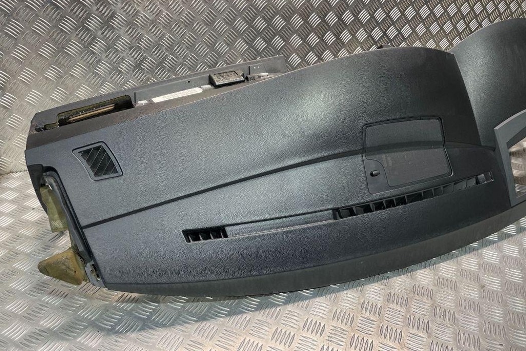 BMW 5 Series E60/E61 (2003-2010) Dashboard 9123695 32327372