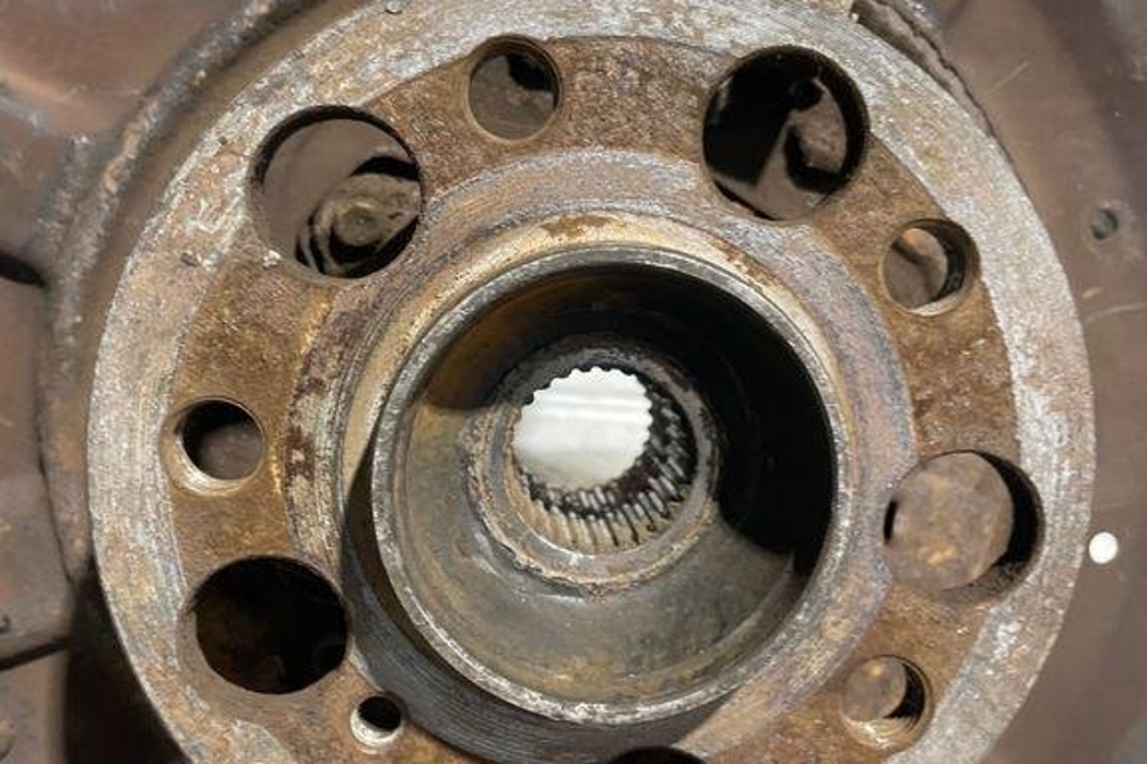 MERCEDES-BENZ E-Class W211/S211 (2002-2009) Rear Right Wheel Hub 32327472