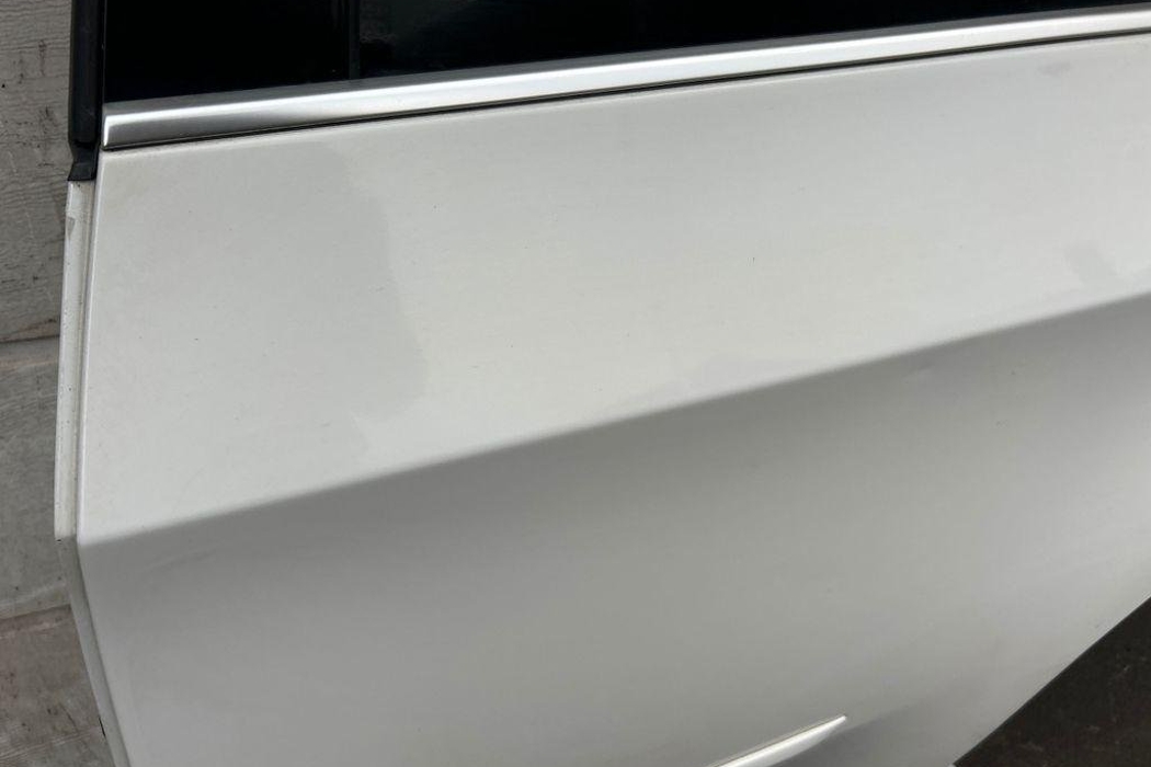BMW X5 E70 (2006-2013) Rear Left Door 32328711