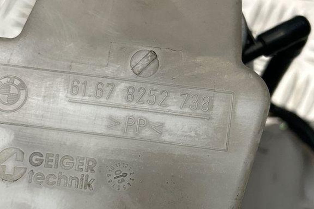 BMW X5 E53 (1999-2006) Window Washer Tank 8252738 32329340