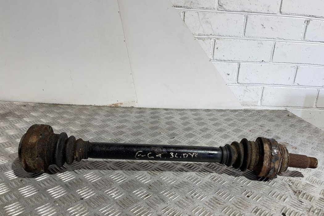 BMW 7 Series E65/E66 (2001-2008) Aizmugurējā labā pusass 32330290
