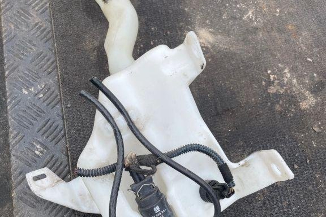 OPEL Signum C (2003-2008) Window Washer Tank 32335853