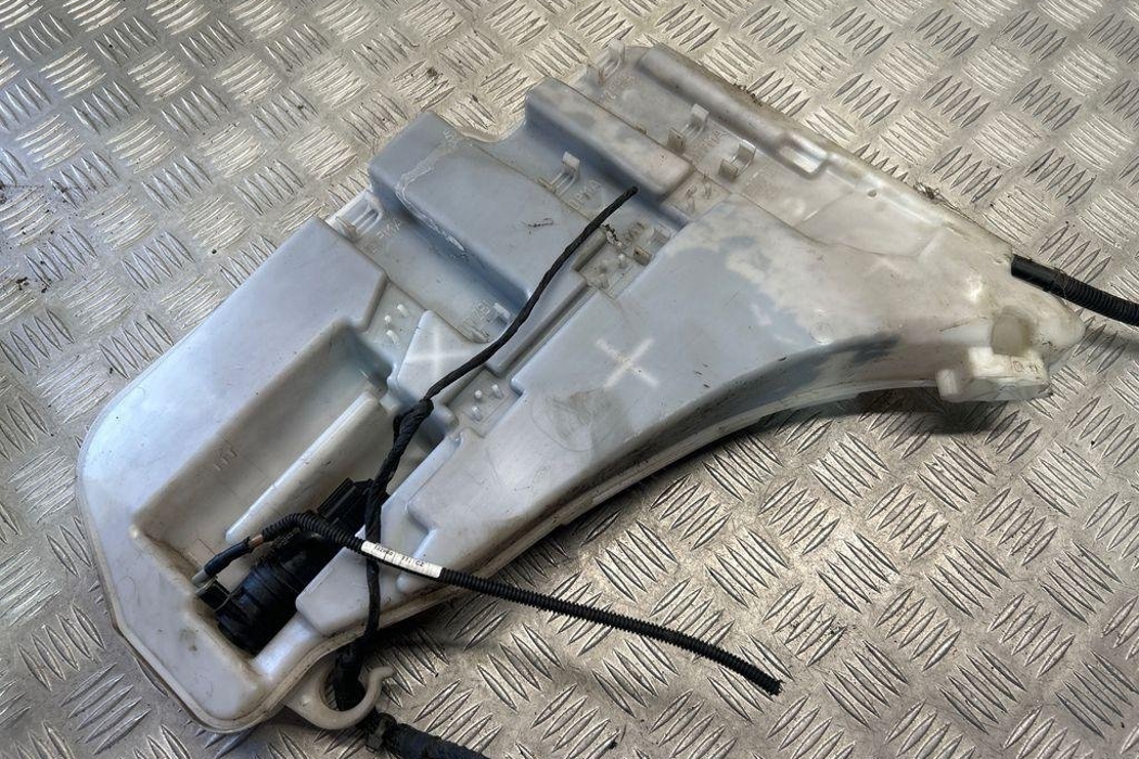 BMW 6 Series F06/F12/F13 (2010-2018) Window Washer Tank 8050439 32336487