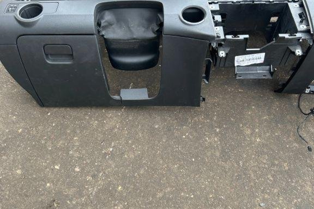 VOLKSWAGEN Passat B8 (2014-2023) Передняя панель салона 32336841