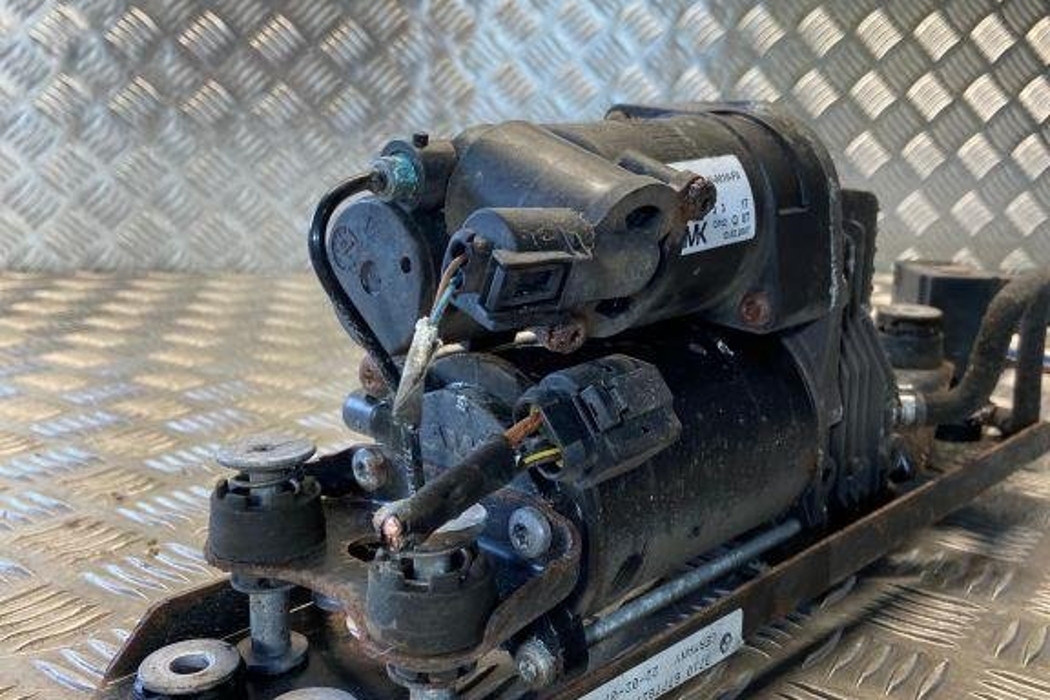 BMW 5 Series E60/E61 (2003-2010) Suspension Compressor 6777827 32338597