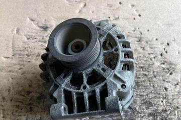RENAULT Megane 2 generation (2002-2012) Генератор 8200030635,2542420B,SG9B033 32332738