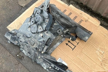 AUDI A8 D2/4D (1994-2002) Front Right Chassis Legs 32336278