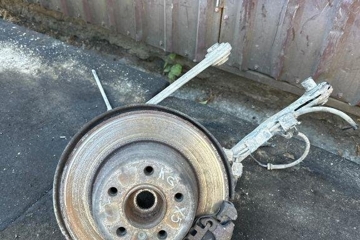 BMW X5 E53 (1999-2006) Rear Left Wheel Hub 32337086