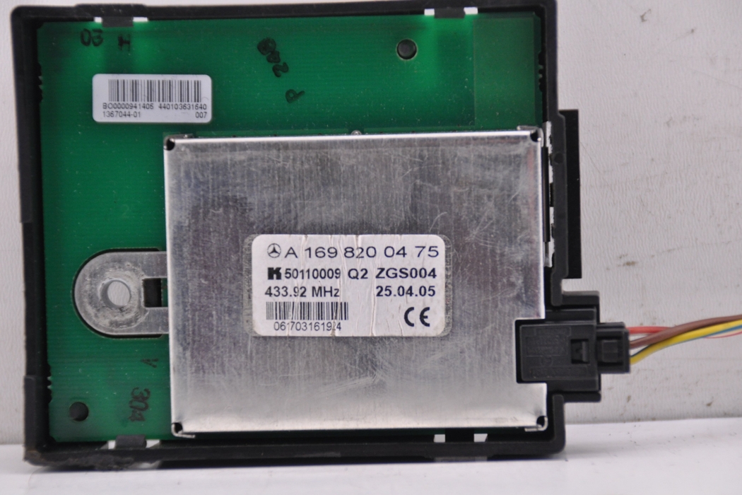 MERCEDES-BENZ B-Class W245 (2005-2011) Bootlid Antenna Amplifier A1698200475 30045450