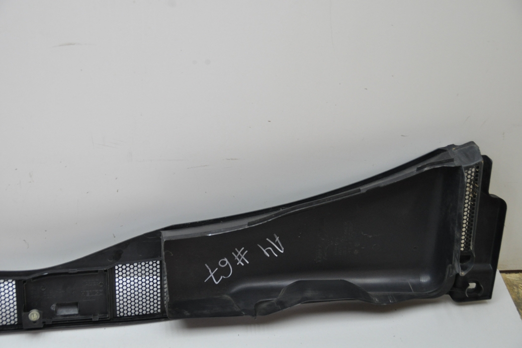 AUDI A4 B8/8K (2011-2016) Front  Wiper Cowl Trim 8K1819447 31560772