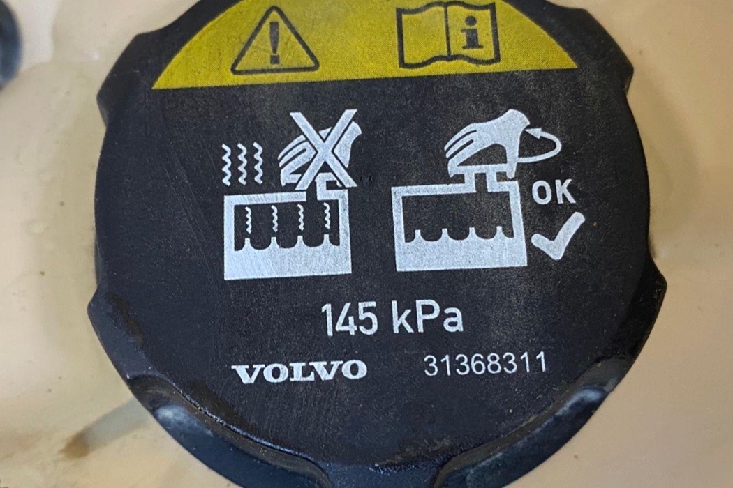 VOLVO S90 2 generation (2016-2023) Expansion Tank 31368311 30150343