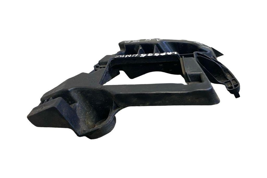 AUDI A4 B8/8K (2011-2016) Aizmugurējā labā bampera stiprinājums 4G9807394D 31855375