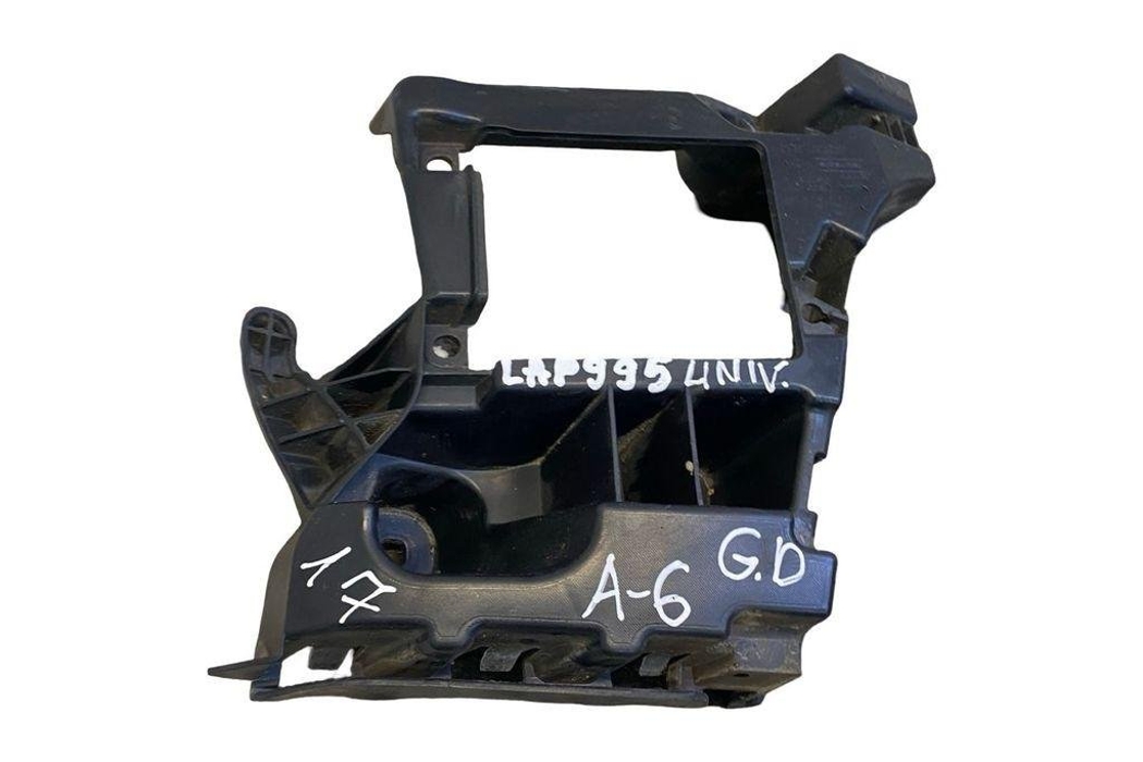 AUDI A4 B8/8K (2011-2016) Aizmugurējā labā bampera stiprinājums 4G9807394D 31855375