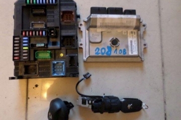PEUGEOT 208 Peugeot 208 (2012-2015) Motora ECU komplekts 9805895780 25877512