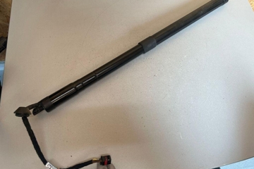 VOLVO XC60 2 generation (2017-2024) Right Side Tailgate Gas Strut 32384407 30678096