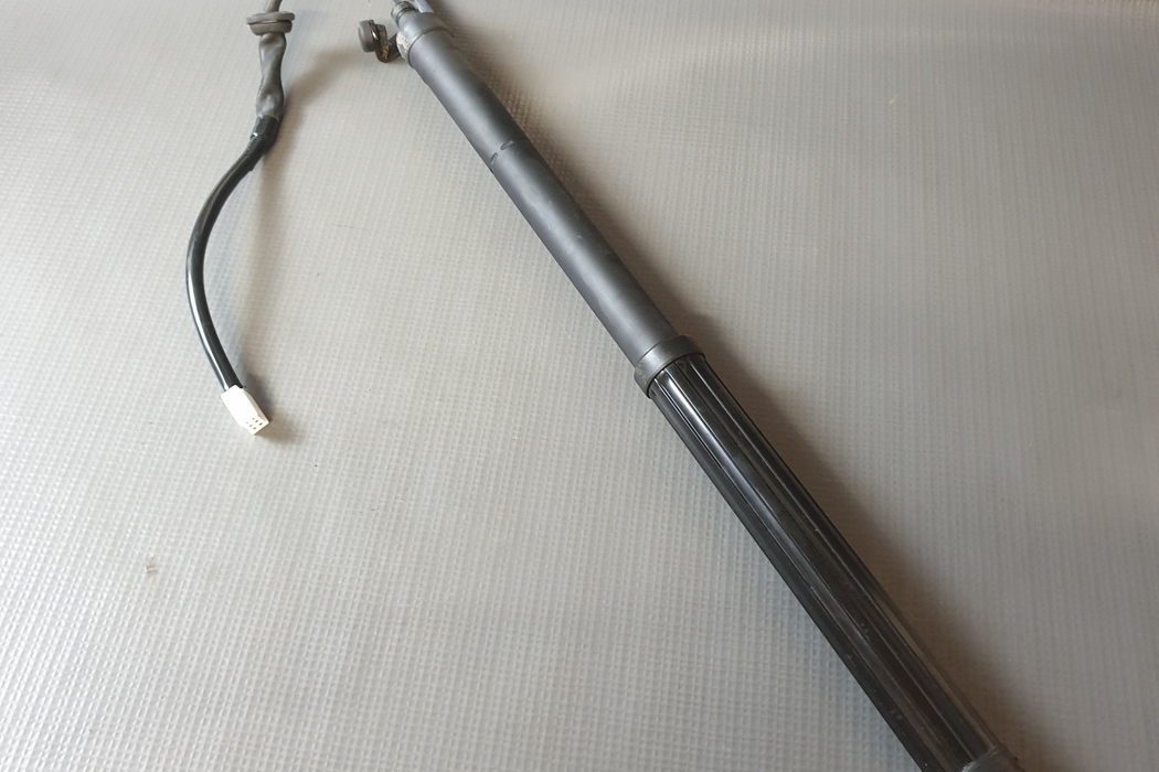 TOYOTA RAV4 5 generation (XA50) (2018-2024) Right Side Tailgate Gas Strut 6891042060 28133282