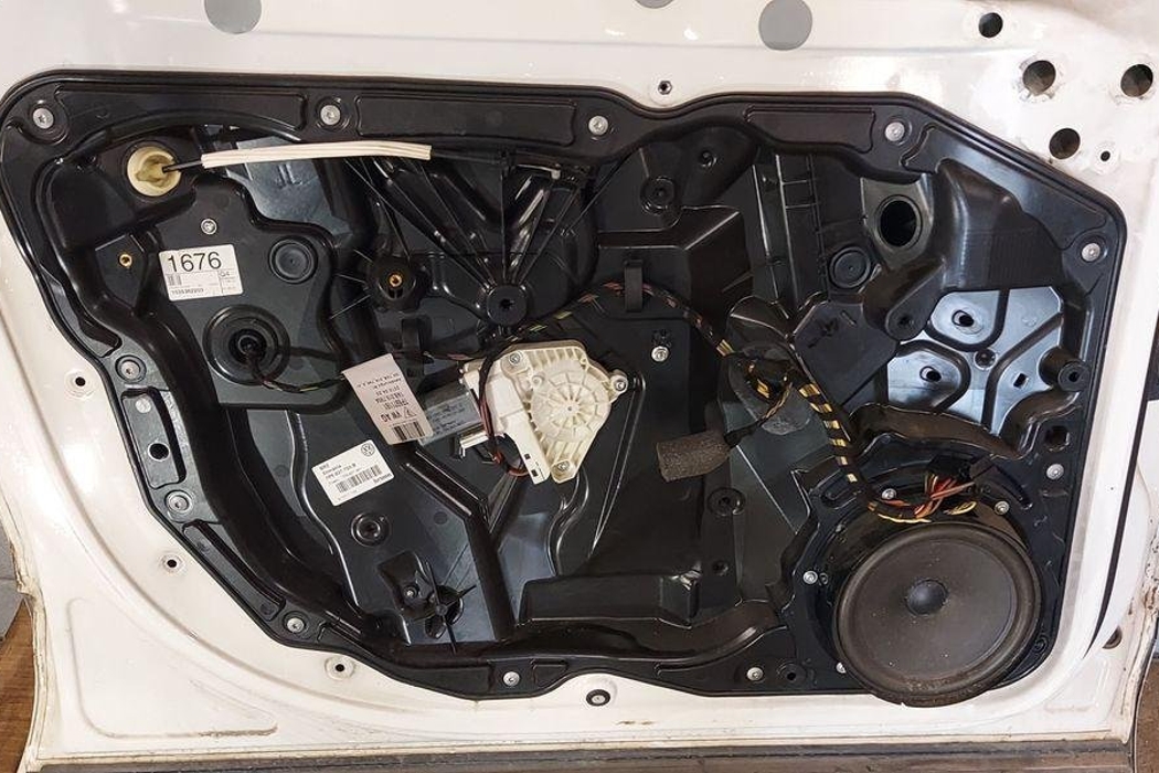 VOLKSWAGEN Touareg 2 generation (2010-2018) Priekšējās kreisās durvis 7P6837755B 30524204