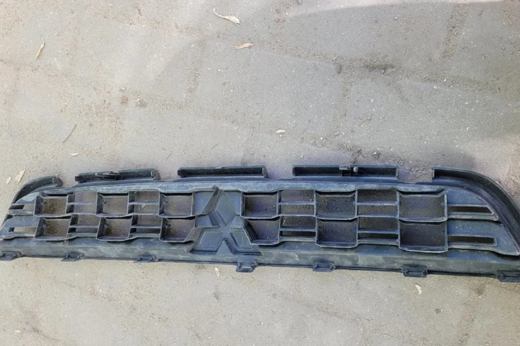 MITSUBISHI ASX 1 generation (2010-2020) Front Upper Grill 6402A318 15296882