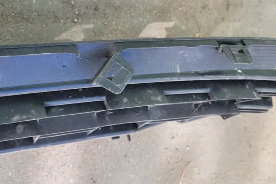 MITSUBISHI ASX 1 generation (2010-2020) Front Upper Grill 6402A318 15323948