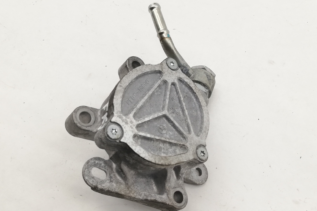 MAZDA 3 BM (2013-2019) Вакуумный насос PE0-18G00,PE0-18G00 11207489