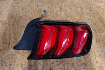FORD USA Mustang 6 generation (2014-2024) Aizmugurējais labais lukturis JR3B13B504A 31785794