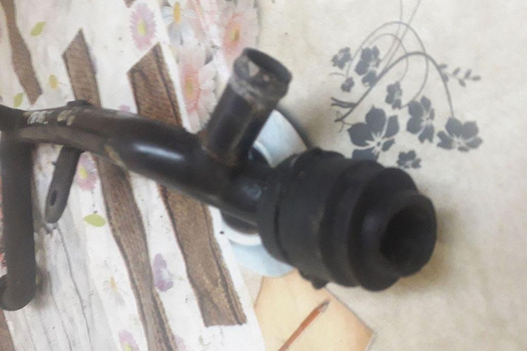 AUDI A6 C6/4F (2004-2011) Citas šļaukas / trubas 32113843