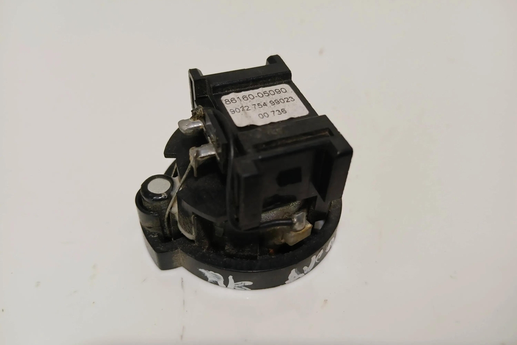 TOYOTA Avensis 2 generation (2002-2009) Priekšējo kreiso durvju skaļrunis 8616005090,902275499023 29711391