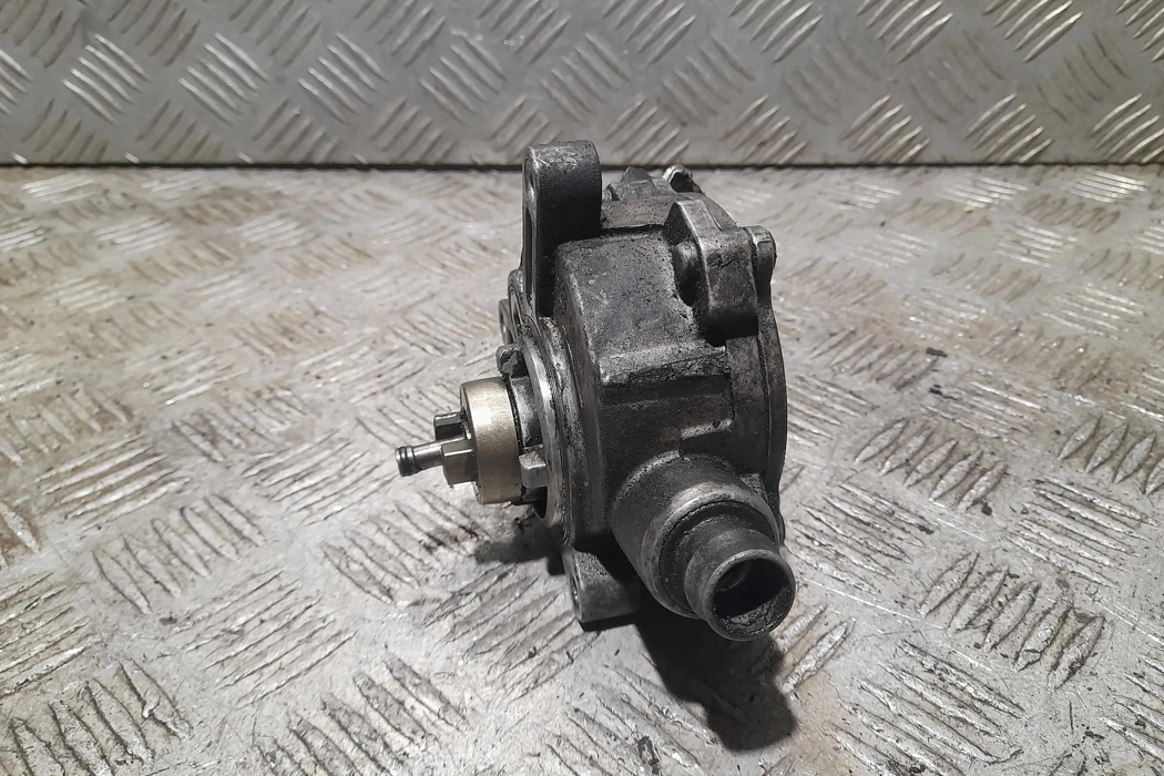 VOLVO XC60 F30/F31 (2011-2020) Vacuum Pump 08699237 29724134
