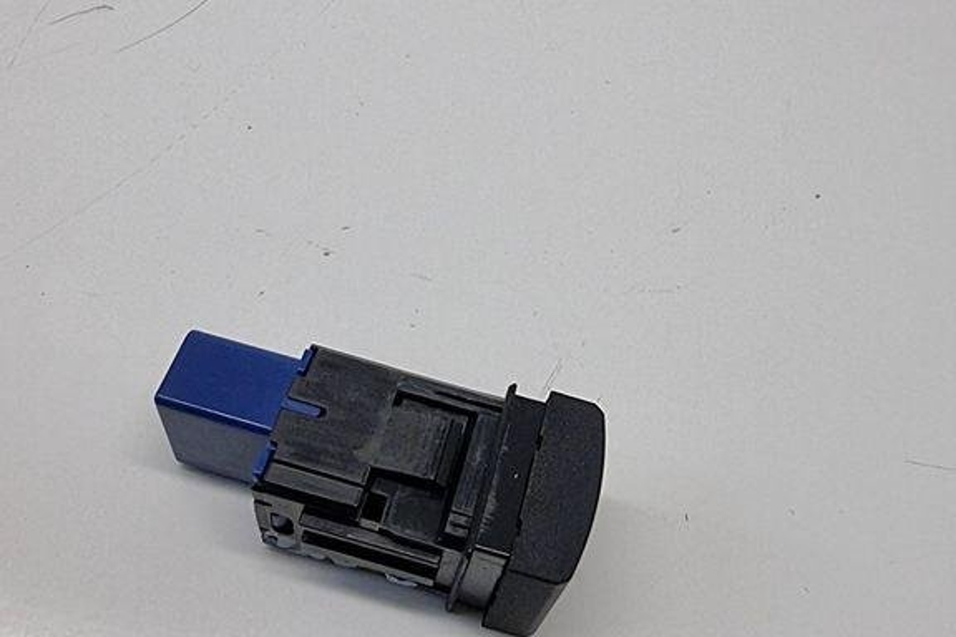 TOYOTA RAV4 5 generation (XA50) (2018-2024) Back cover Open Switches 32286919