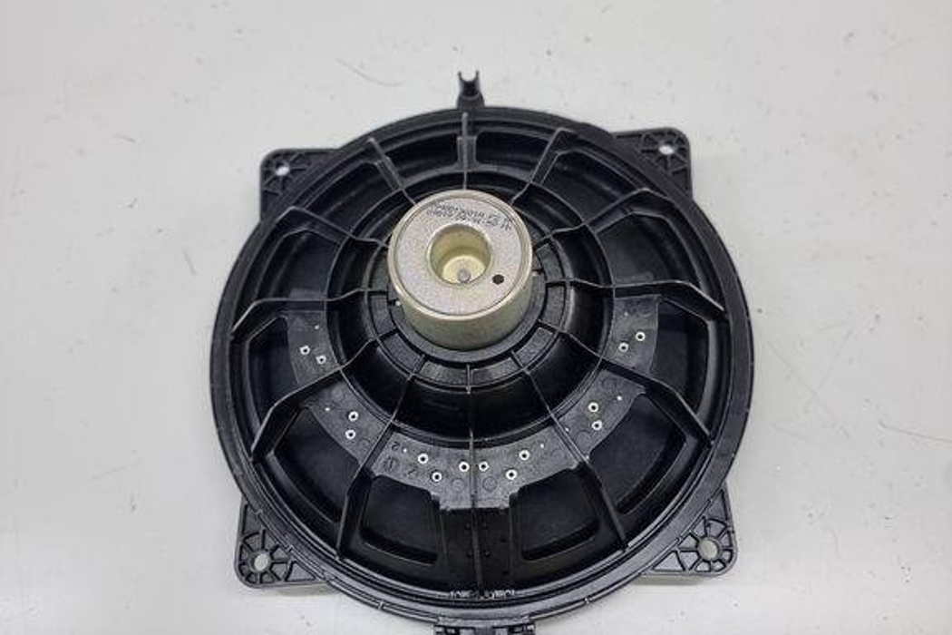 TOYOTA RAV4 5 generation (XA50) (2018-2024) Sabūferis 2148002501C 32295562