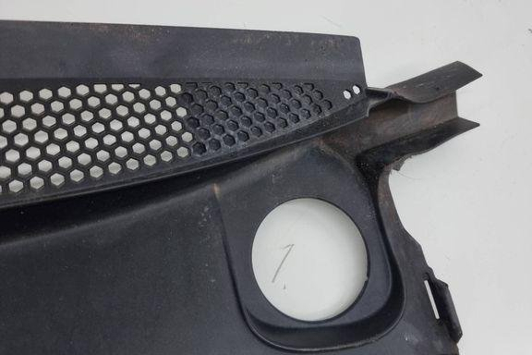 CITROËN C4 Picasso 1 generation (2006-2013) Priekšējā stikla tīrītāja apdare / plastmasa 9675943577 32295654