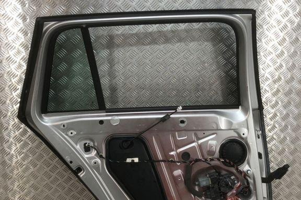 SKODA Octavia 3 generation (2013-2020) Rear Left Door 32299743