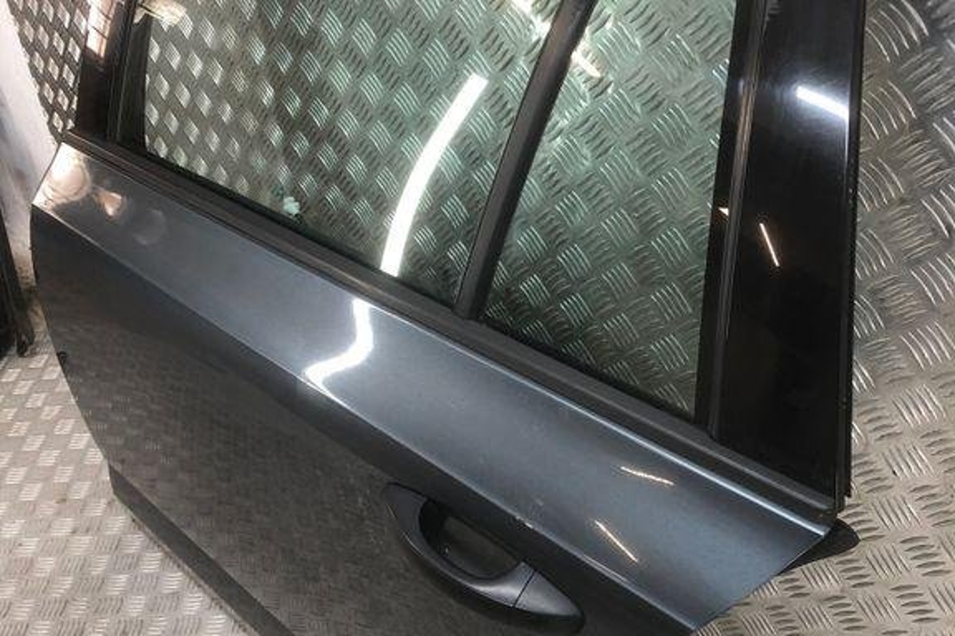 SKODA Octavia 3 generation (2013-2020) Rear Left Door 32300893