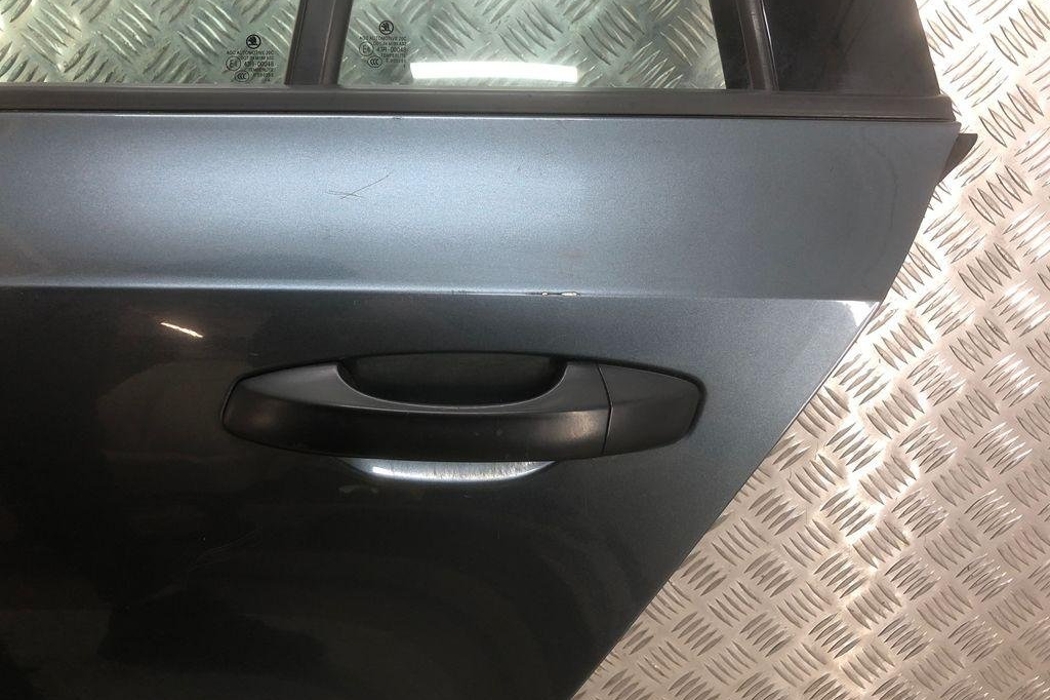 SKODA Octavia 3 generation (2013-2020) Rear Left Door 32300893