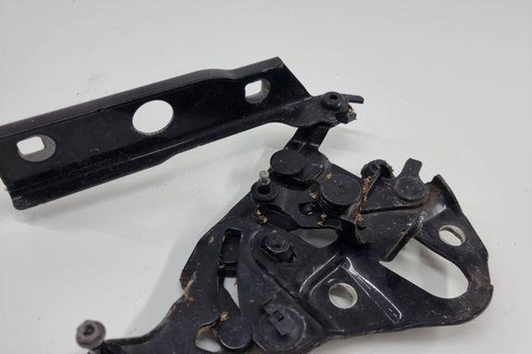 AUDI Q7 4M (2015-2024) Front Right Bonnet Hinge 4m0823302a 32303080