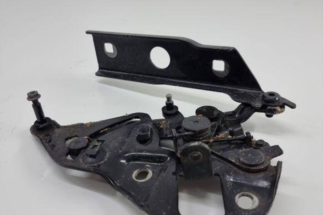 AUDI Q7 4M (2015-2024) Front Right Bonnet Hinge 4m0823302a 32303080