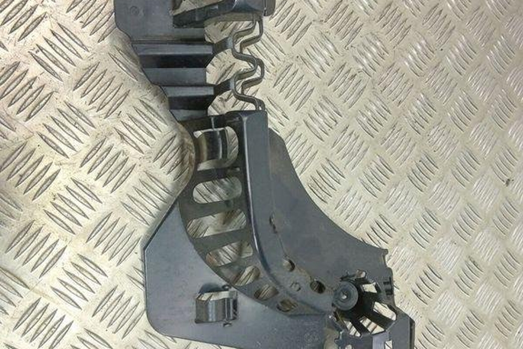 BMW 3 Series F30/F31 (2011-2020) Aizmugurējā kreisā bampera stiprinājums 7256922 31004717