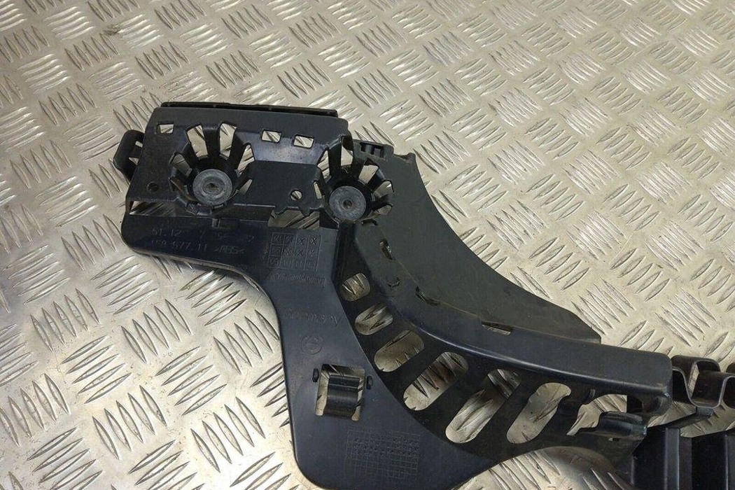 BMW 3 Series F30/F31 (2011-2020) Aizmugurējā kreisā bampera stiprinājums 7256922 31004717