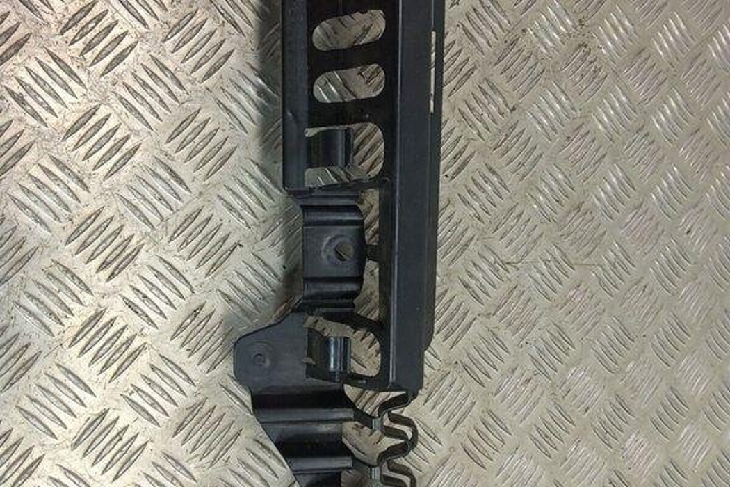 BMW 3 Series F30/F31 (2011-2020) Aizmugurējā kreisā bampera stiprinājums 7256922 31004717