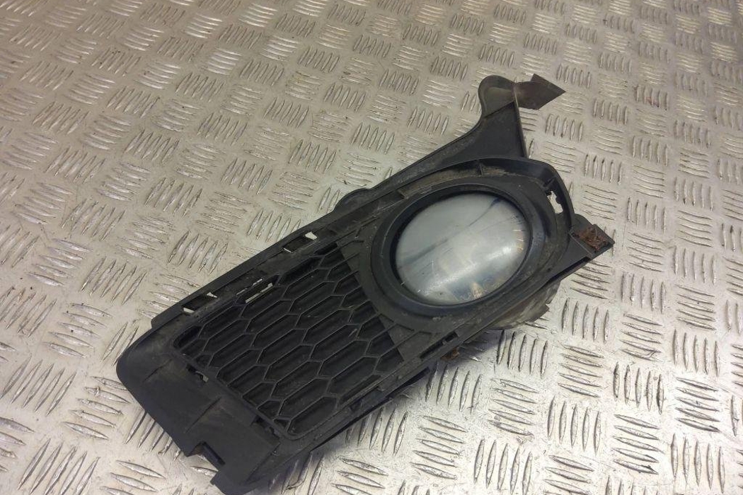 BMW 3 Series E90/E91/E92/E93 (2004-2013) Priekšējais labais miglas lukturis 7839866 31013237