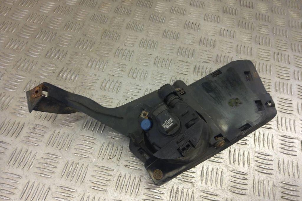 BMW 3 Series E90/E91/E92/E93 (2004-2013) Priekšējais labais miglas lukturis 7839866 31013237