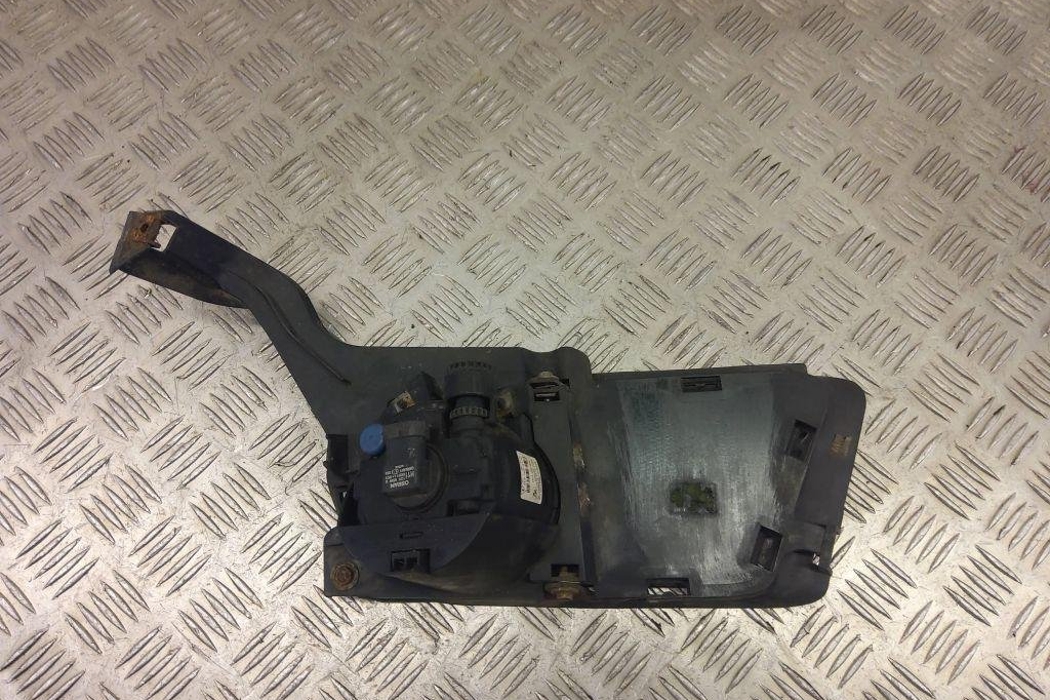 BMW 3 Series E90/E91/E92/E93 (2004-2013) Priekšējais labais miglas lukturis 7839866 31013237