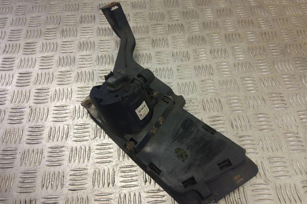 BMW 3 Series E90/E91/E92/E93 (2004-2013) Priekšējais labais miglas lukturis 7839866 31013237