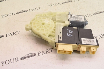 CITROËN C4 3 generation (2020-2023) Priekšējo kreiso durvju logu pacēlāja motorīts 9681575880 31013440